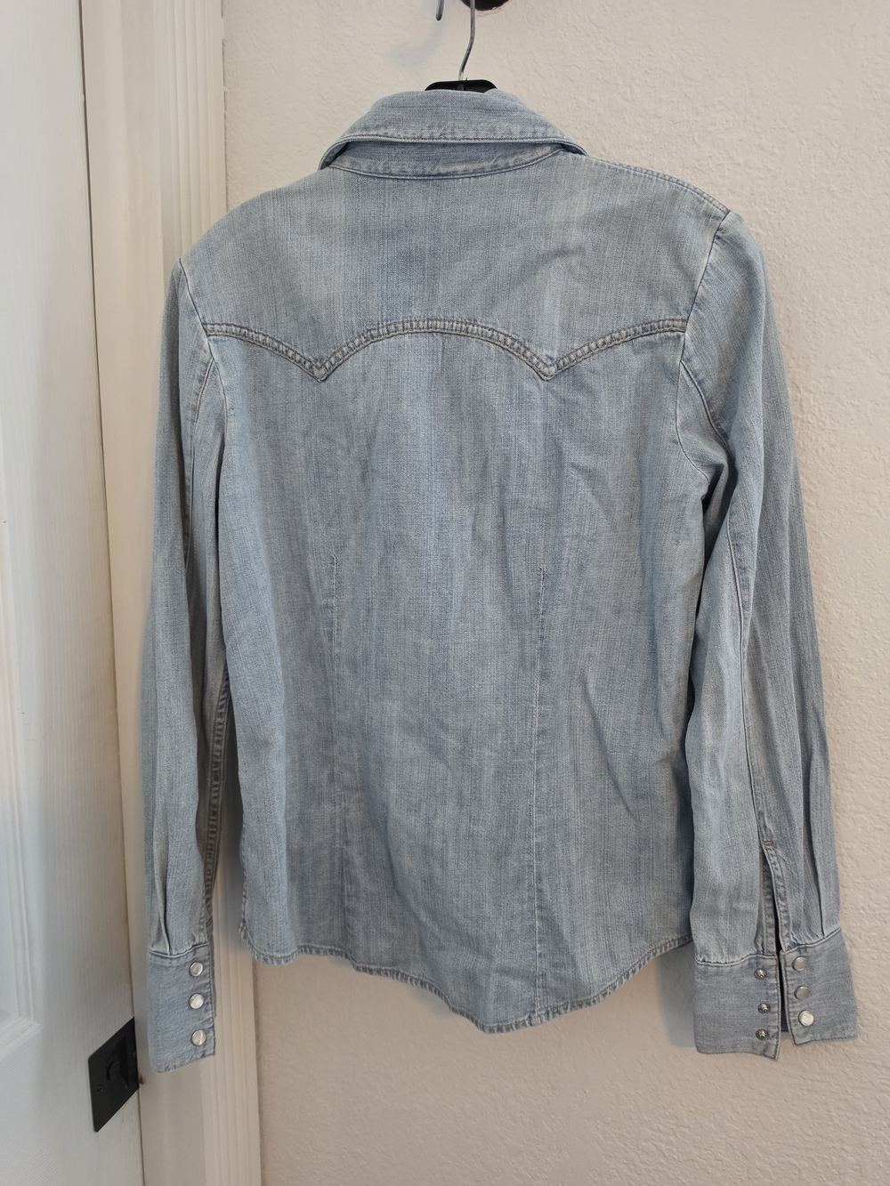 GAP Light Blue Denim Jacket with Pink Floral Embroidery - Picture 2 of 4